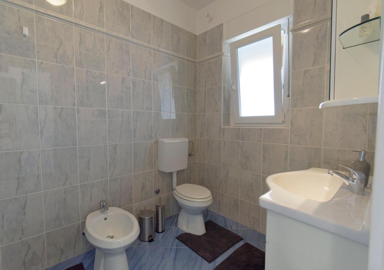 Apartment Patrik By Rent Istria Umag Exterior foto